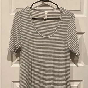 Lularoe small perfect tee